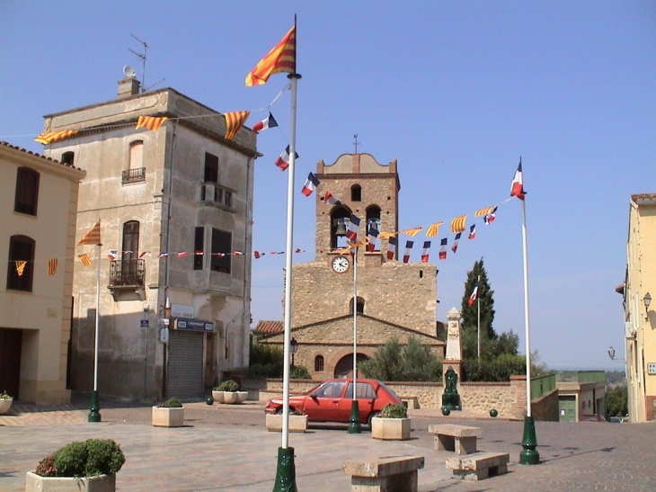 BANYULS dels ASPRES, Place de la République 14 juillet - Banyuls-dels-Aspres