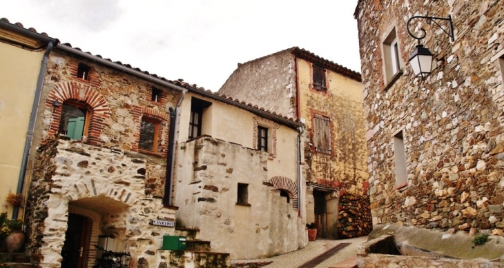 Le Village - Calmeilles