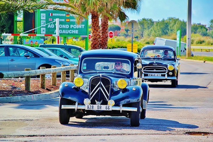 VOITURES ANCIENNES  - Canet-en-Roussillon