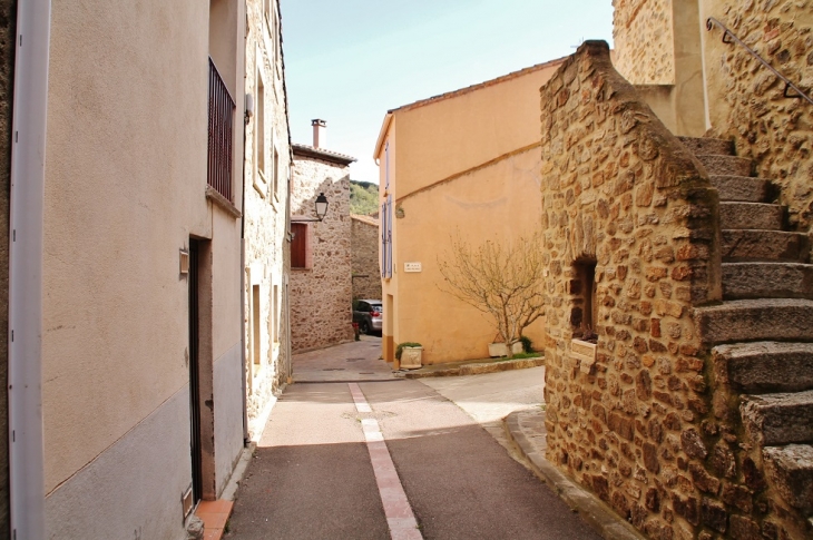 Le Village - Cassagnes