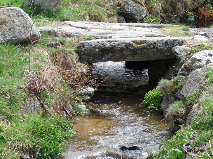 Un pont de pierre - Caudiès-de-Conflent