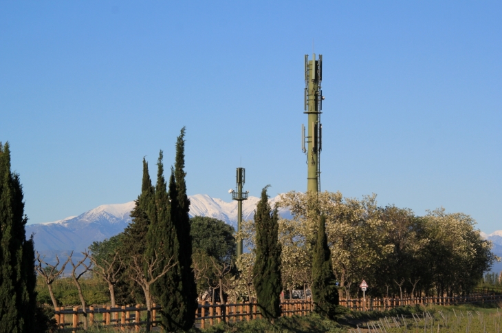 Un totem ( non ) ANTENNES ???  - Claira