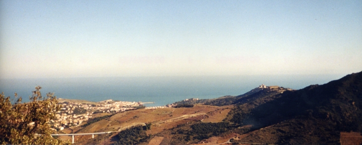 Vue sur Collioure et la Méditéranée