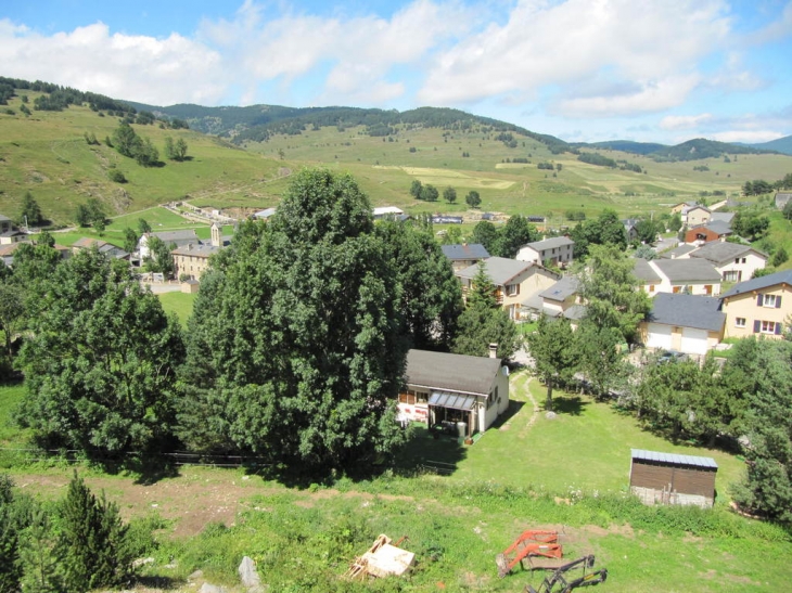 Vue fontrabiouse de la grotte