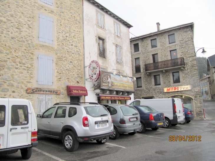 Rue principale de formigueres - Formiguères