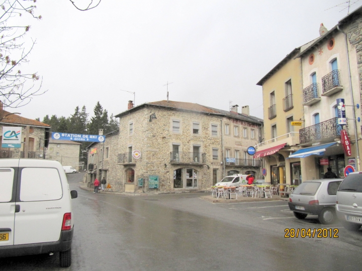 Rue principale de formigueres - Formiguères