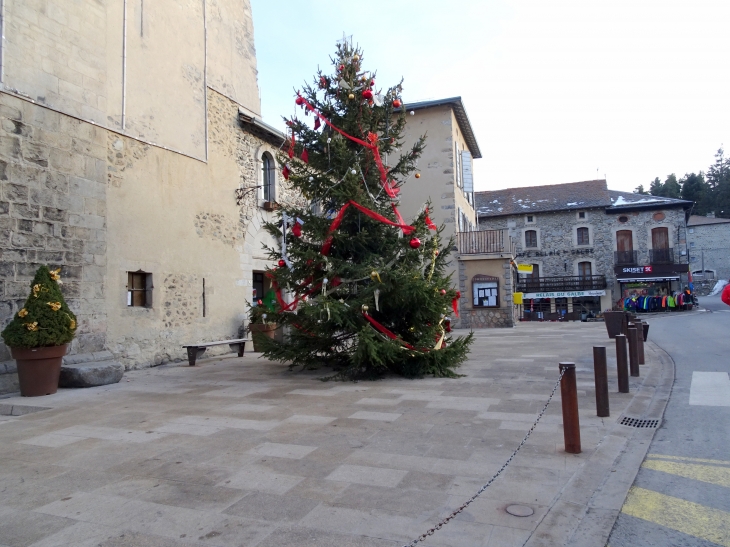 Place du village - Formiguères