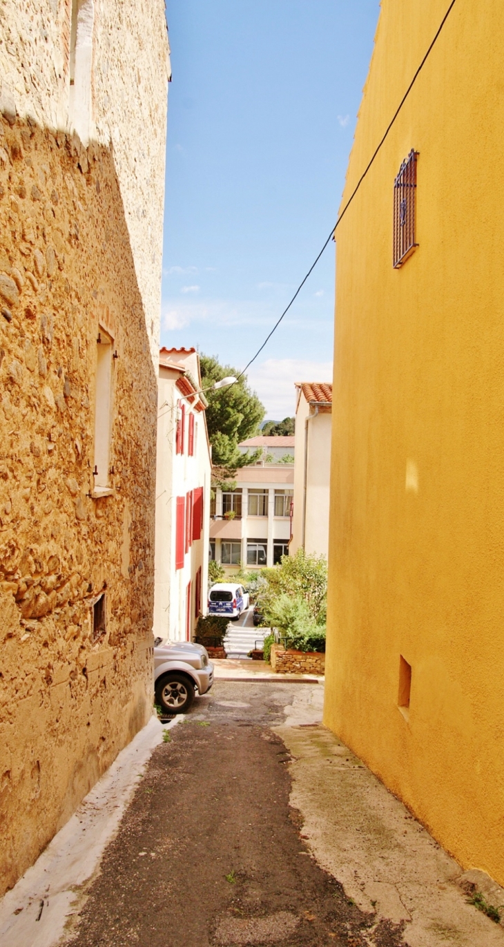 Le Village - Latour-de-France