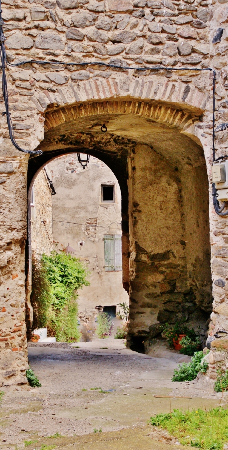 Le Village - Latour-de-France