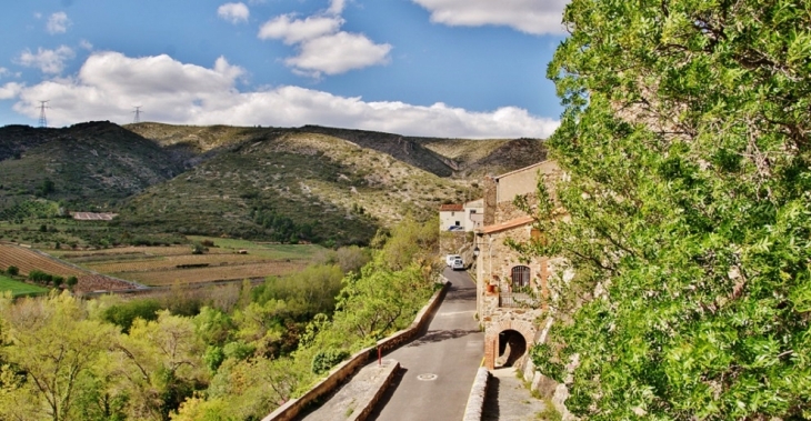 Le Village - Latour-de-France