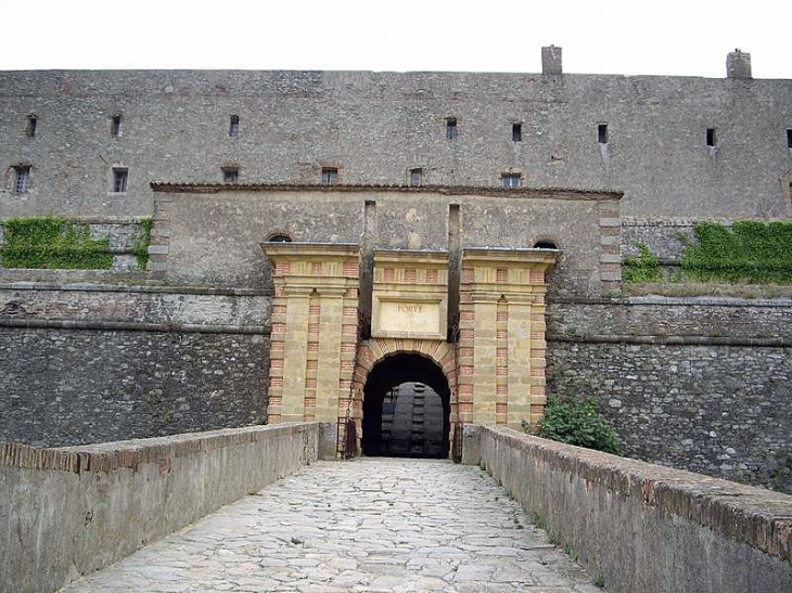 L'entrée du fort - Le Perthus