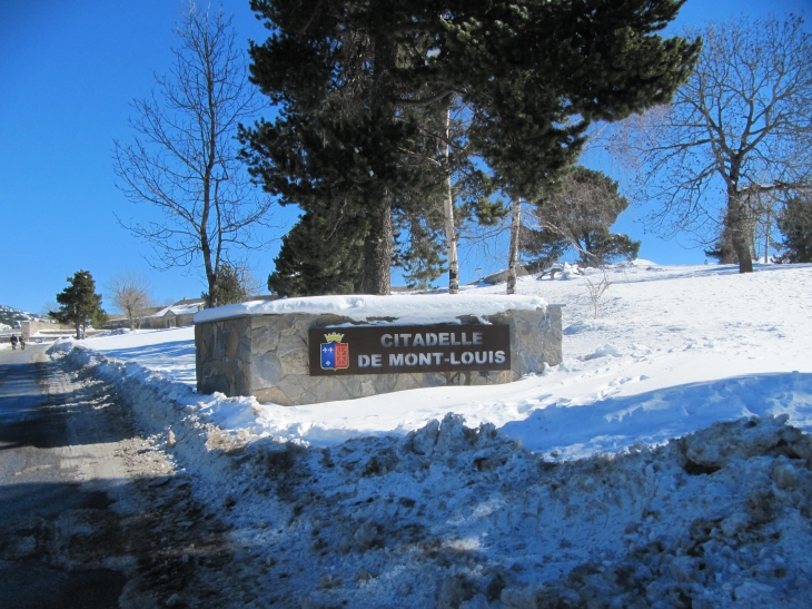 Entrée nord de la citadelle - Mont-Louis