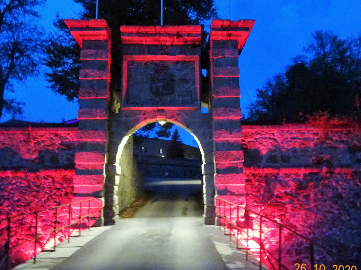 Eclairage de entrée de mont-louis octobre 2020 !