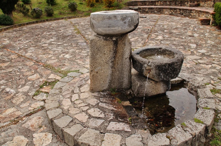 La Fontaine - Montbolo