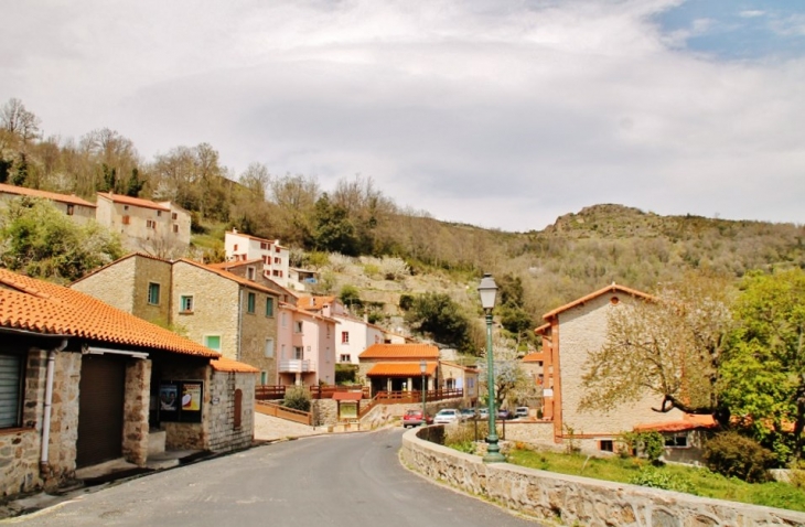 Le Village - Montferrer