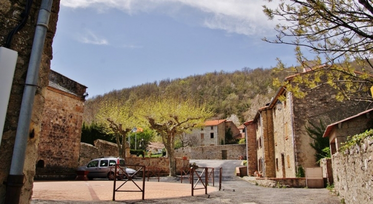 Le Village - Montferrer