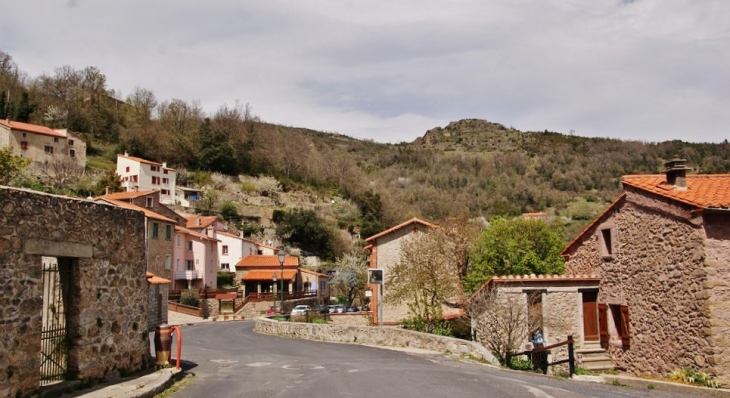 Le Village - Montferrer