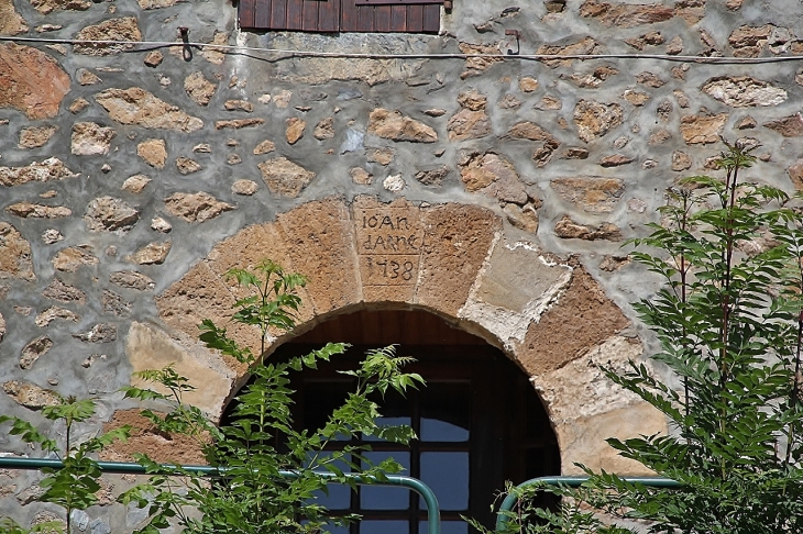 PORTE ANCIENNE RESTAUREE - Montferrer