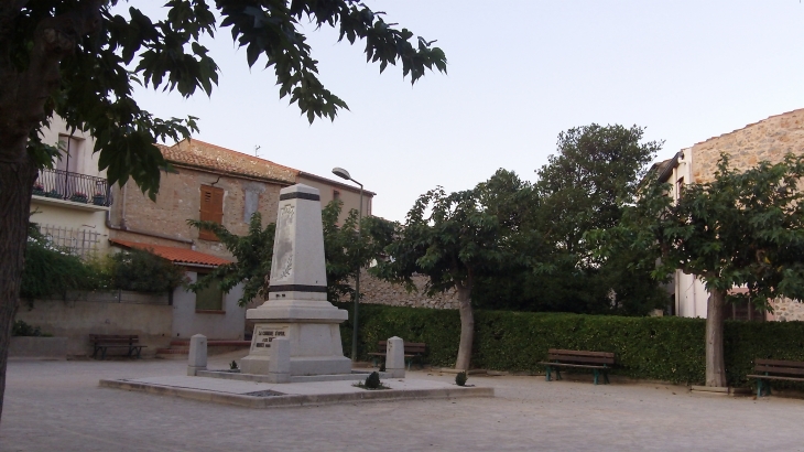 Monument aux morts - Opoul-Périllos