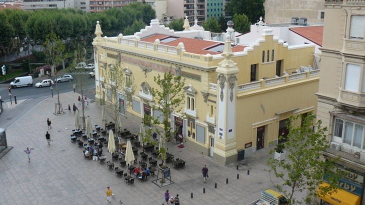 Beau bâtiment à Perpignan