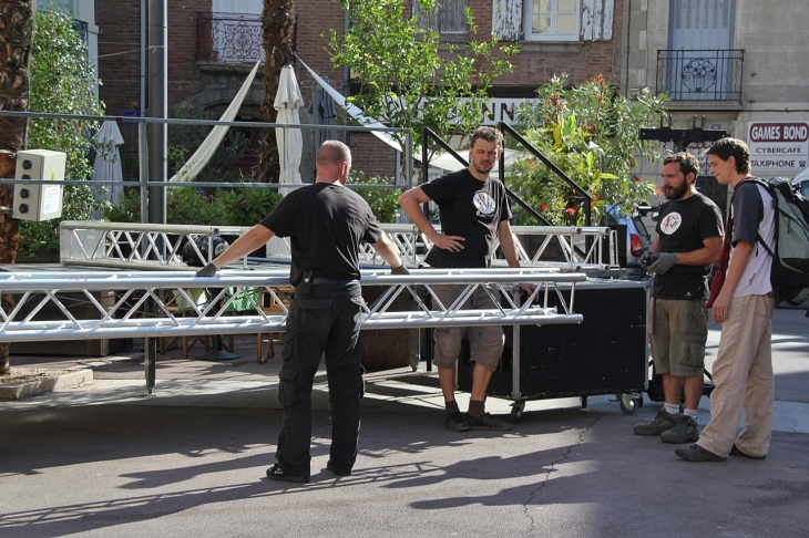 Monteurs a VIZAOUF PLACE DE LA BOURSE ! - Perpignan