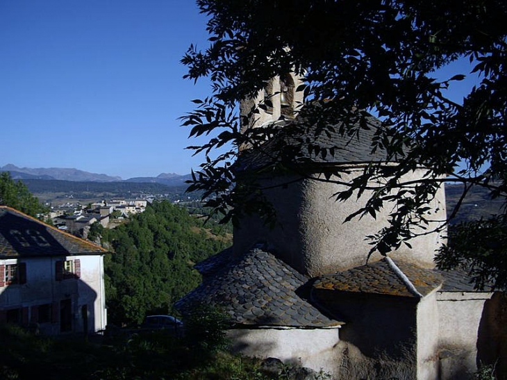 L'église romane et le village - Planès