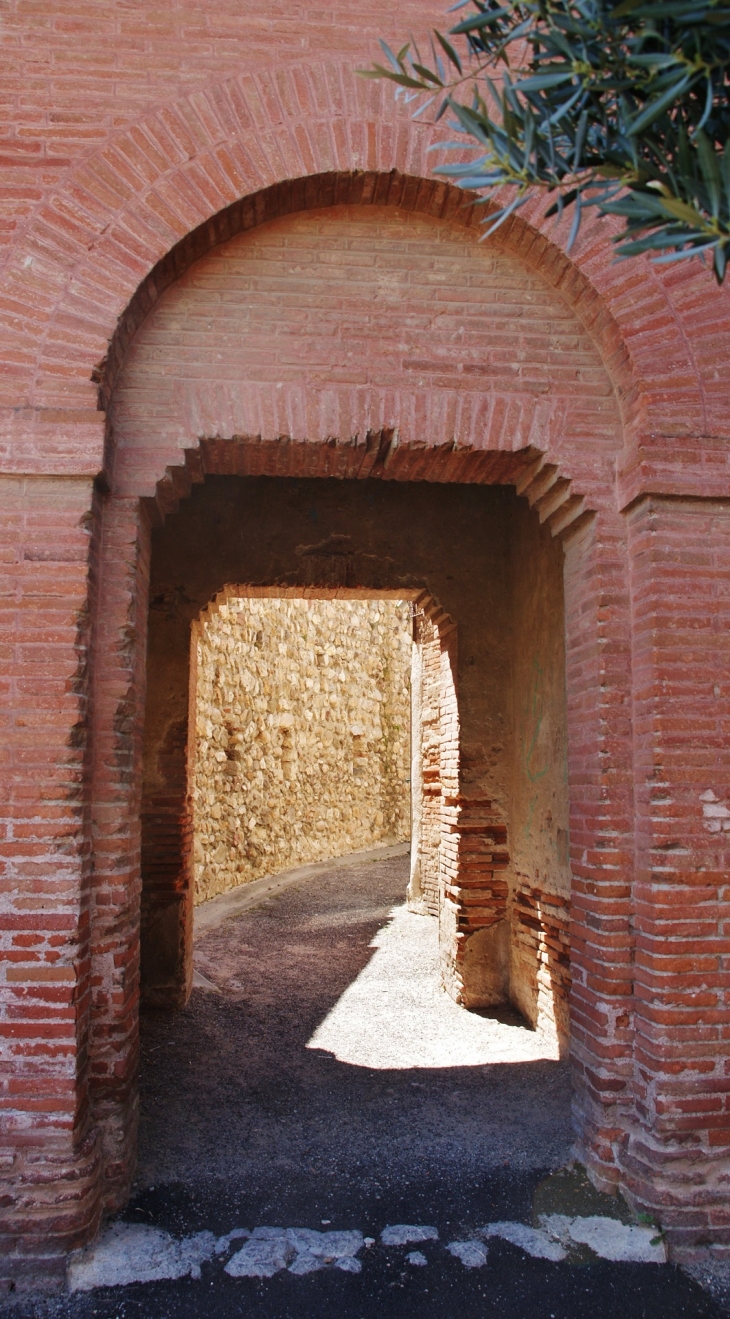  Porte de la tour de l'horloge - Ponteilla