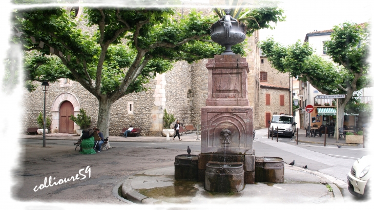 Fontaine sur la place de l - Prades