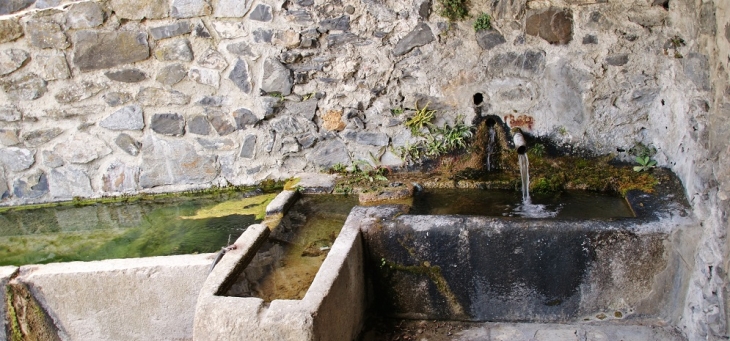 Fontaine Abreuvoir - Prats-de-Sournia