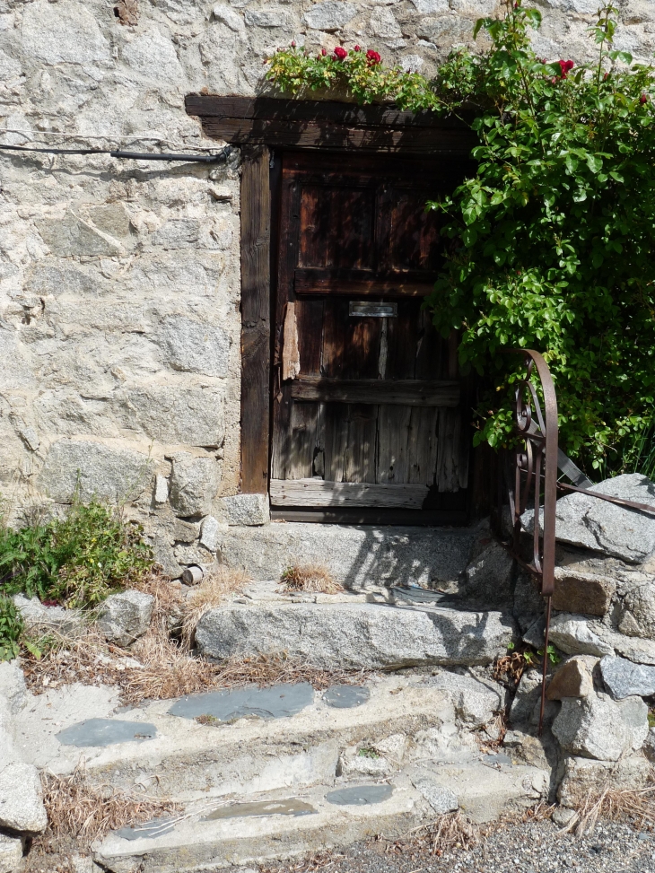 Le charme des vieilles portes - Railleu