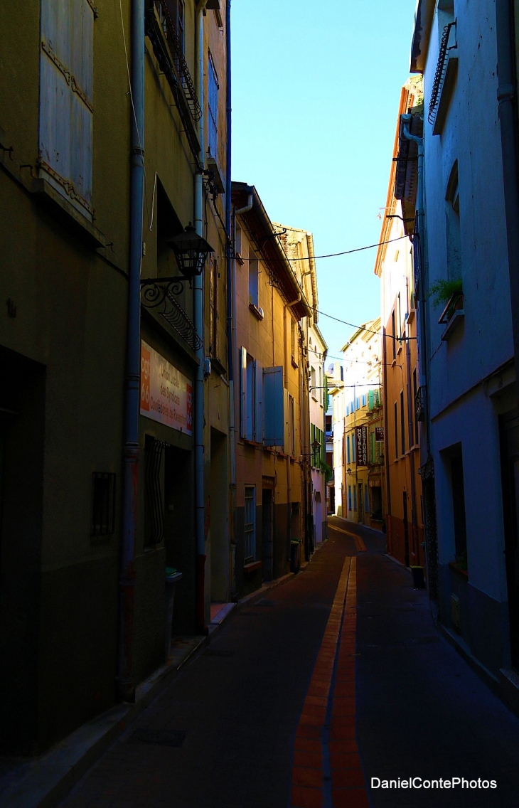 Une rue - Rivesaltes