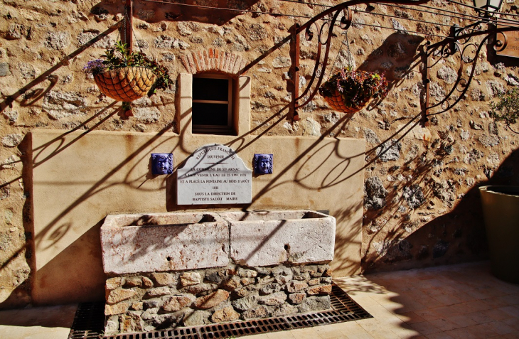 Fontaine - Saint-Arnac