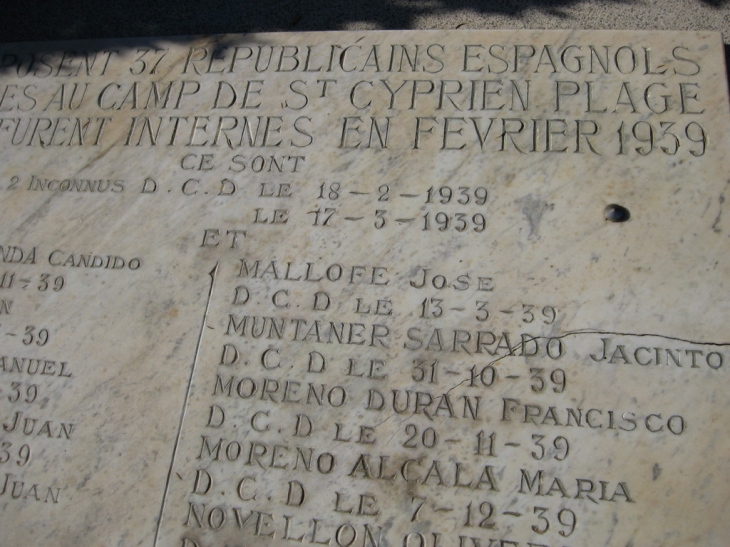 Plaque - Saint-Cyprien