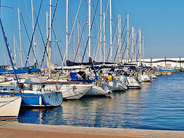 VOILIERS PORT - Saint-Cyprien