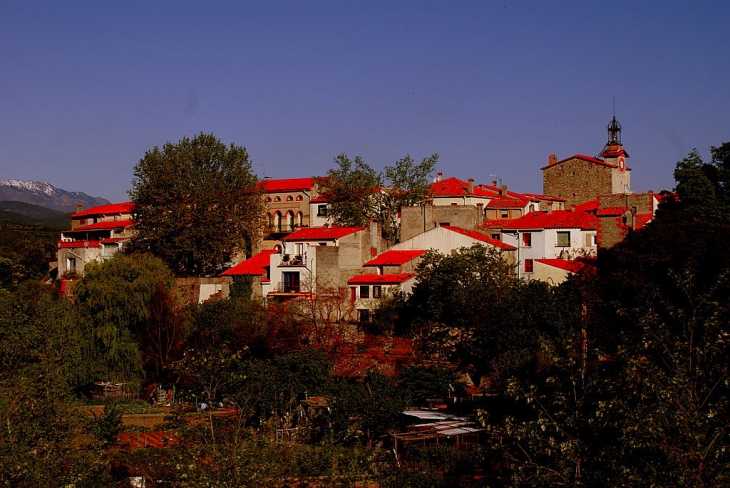 SAINT  JEAN  :LE  VILLAGE (  ph;  M.  R.  ) - Saint-Jean-Pla-de-Corts