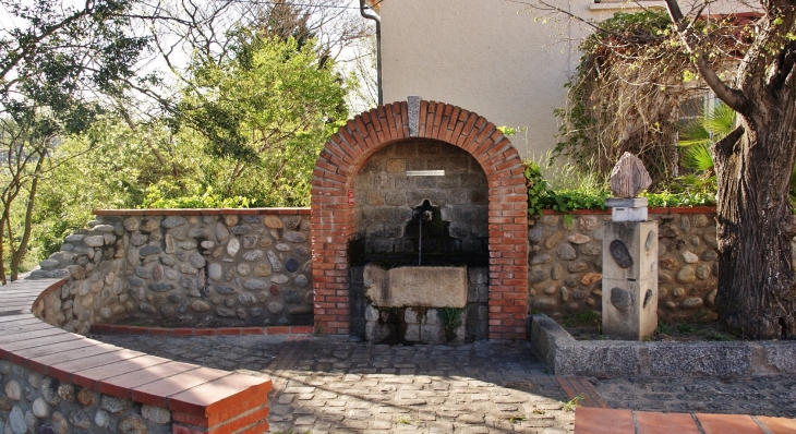 Fontaine - Saint-Jean-Pla-de-Corts