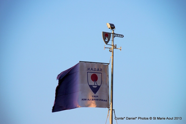 Drapeau du port  - Sainte-Marie