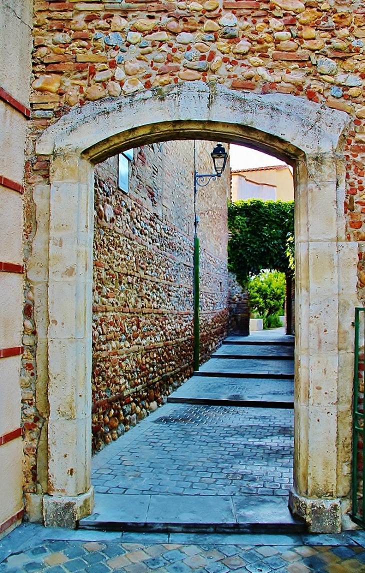 RUES DE ST MARIE VILLAGE PASSAGE - Sainte-Marie