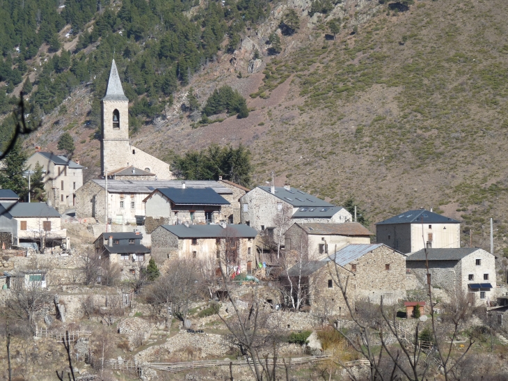 Les maisons autour de la  - Sansa