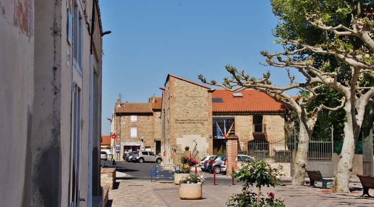 Hotel-de-Ville - Théza