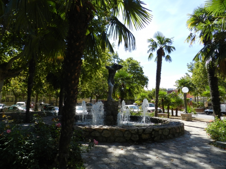 Fontaine, av. du Dr. François Écoiffier - Thuir