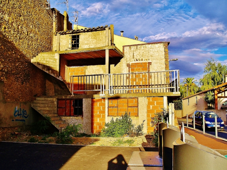 MAISON EN RUINES - Villelongue-de-la-Salanque