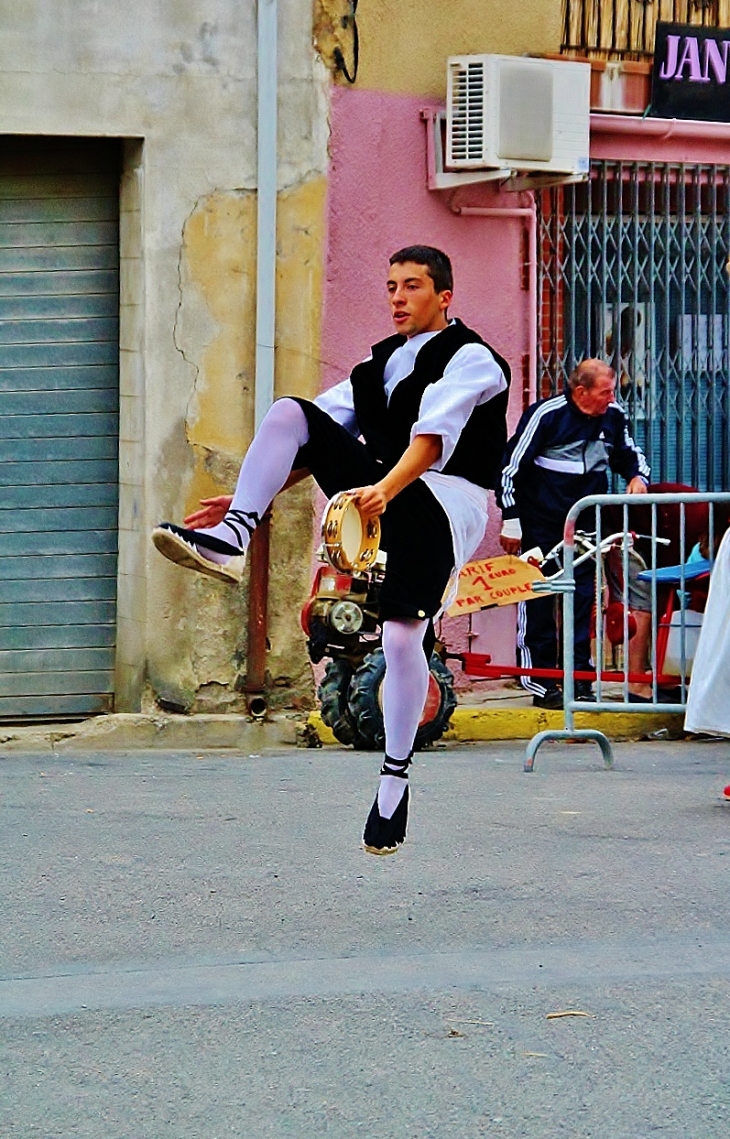 DANSEURS CATALANS  - Villelongue-de-la-Salanque