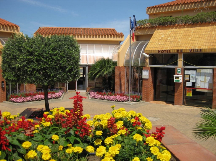 La mairie - Villeneuve-de-la-Raho