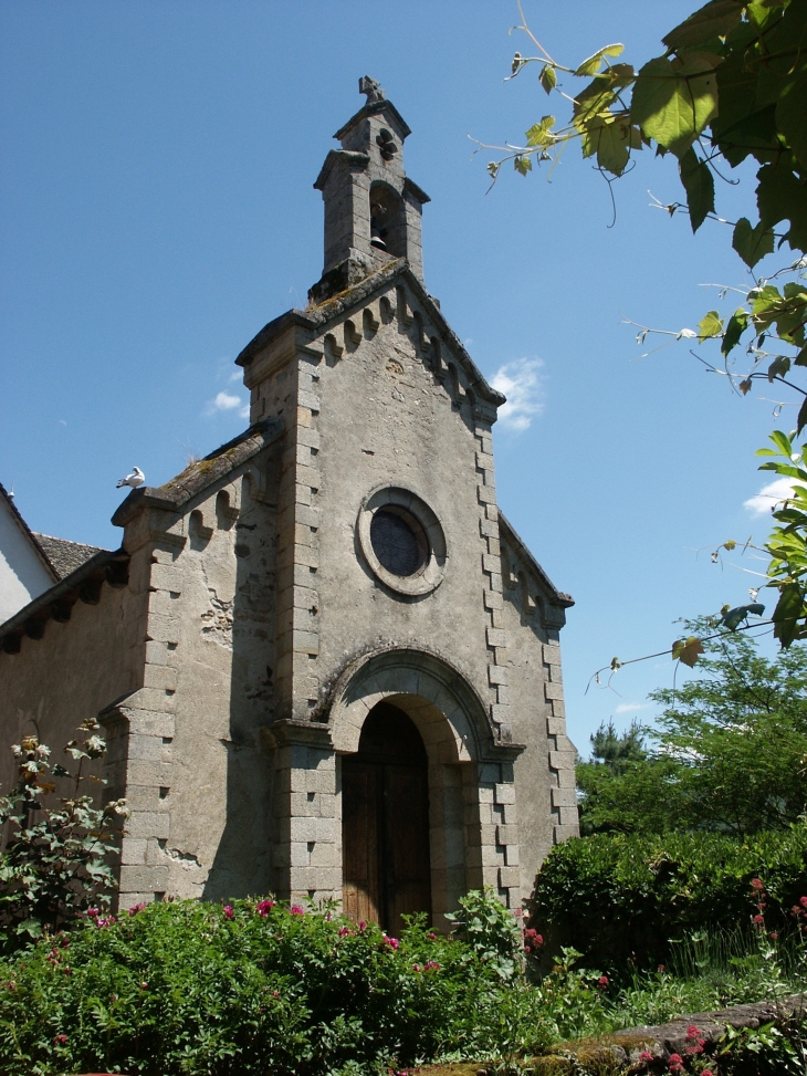 La chapelle édifiée à la fin du XIXe siècle, rue des Clarisses. - Argentat