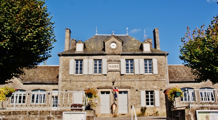 La Mairie - Bassignac-le-Haut