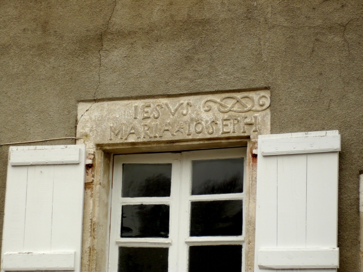 Détail : linteau - Beaulieu-sur-Dordogne