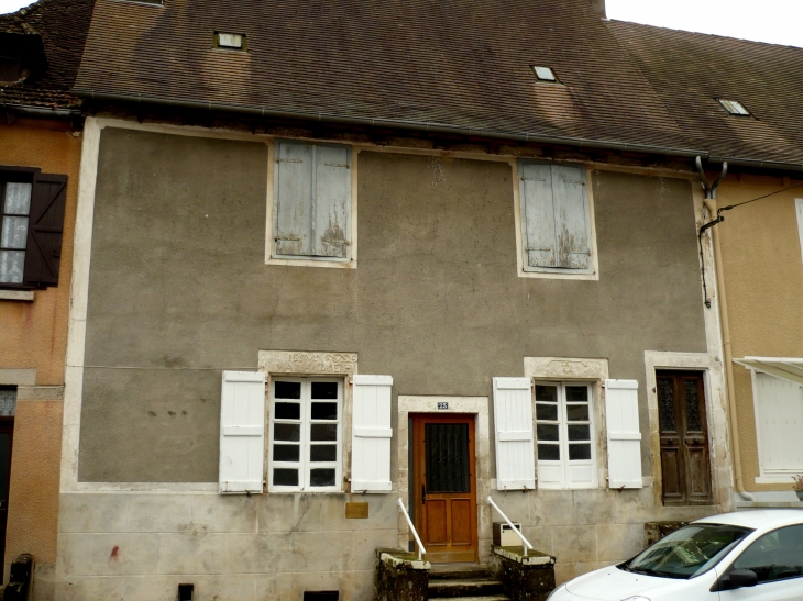 Maison de la commune. - Beaulieu-sur-Dordogne