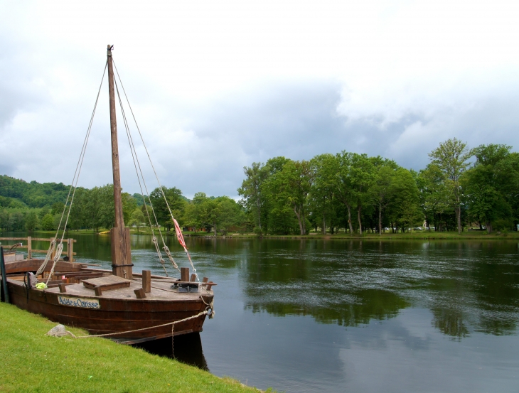 Sur les rives de la Dordogne. - Beaulieu-sur-Dordogne