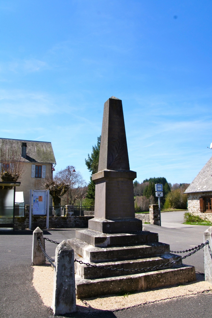 Le Monument aux Morts - Bellechassagne